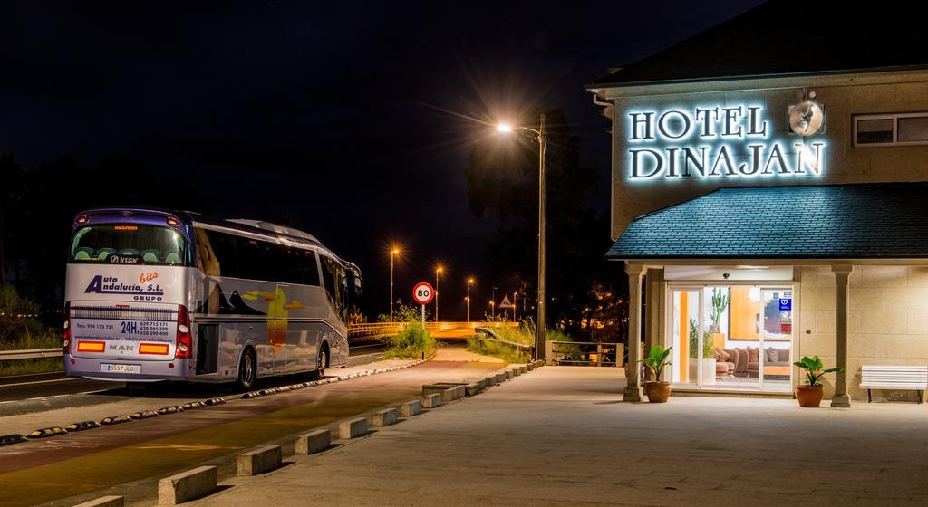 Hotel Dinajan Villanueva De Arosa Exterior photo