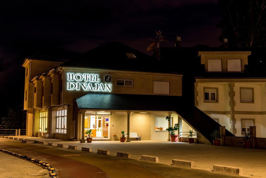 Hotel Dinajan Villanueva De Arosa Exterior photo